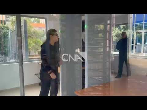 Dosja e AKSHI-t/ Karçanaj paraqitet në SPAK, shoqërohet nga avokatja
