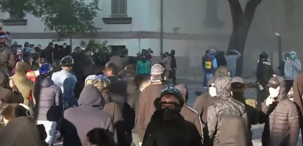 Rinis protesa! Pas Mjekësisë e FSHN-së, thirrjeve në kor i bashkohet edhe Filologjiku: Rama jepe dorëheqjen!
