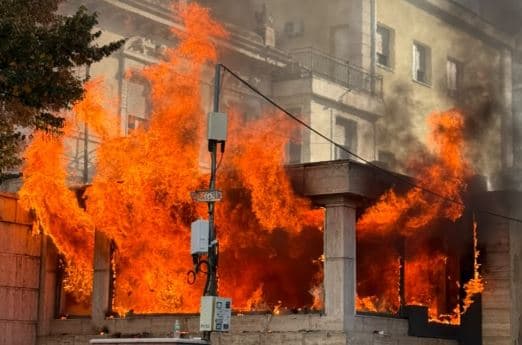 Rinis protesa! Pas Mjekësisë e FSHN-së, thirrjeve në kor i bashkohet edhe Filologjiku: Rama jepe dorëheqjen!